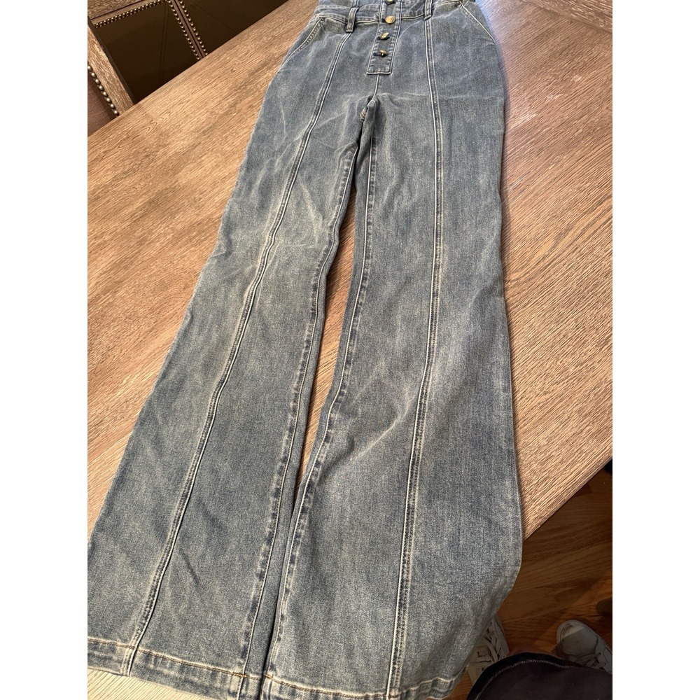 $550 NWT Alice+Olivia Gorgeous Pennie Denim Bootleg Halter Jumpsuit - Picture 15 of 16